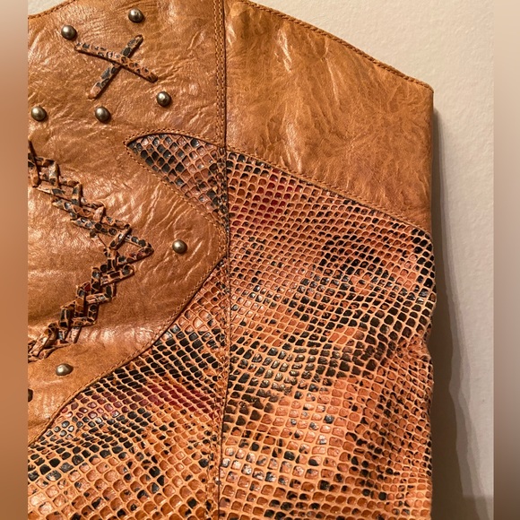 Epic Vintage Boots - Picture 10 of 10